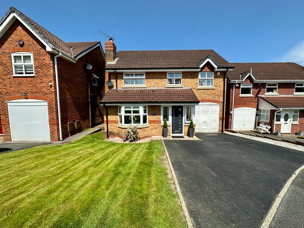 4 bed detached house for sale in Haweswater Crescent, Unsworth, Bury