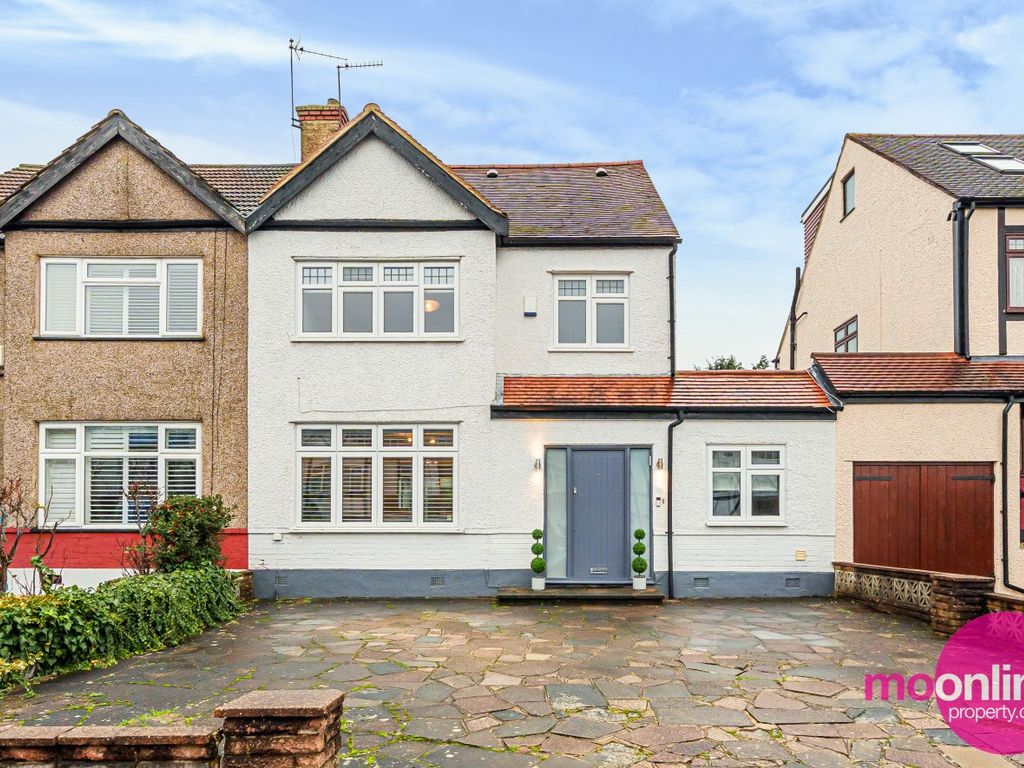 4 bed property for sale in Delamere Gardens, Mill Hill, London NW7, £