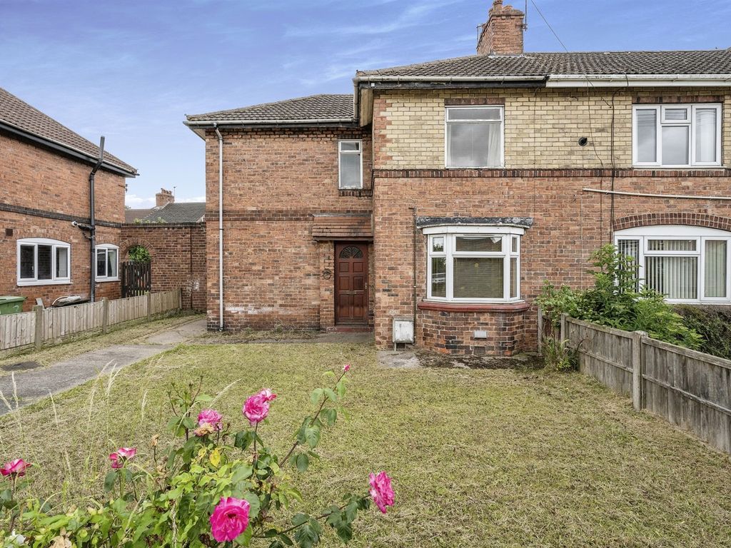 3 bed end terrace house for sale in Essex Road, Bircotes, Doncaster
