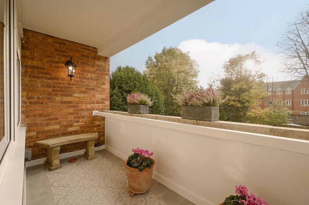 Savona Court, 28 The Downs, London SW20  