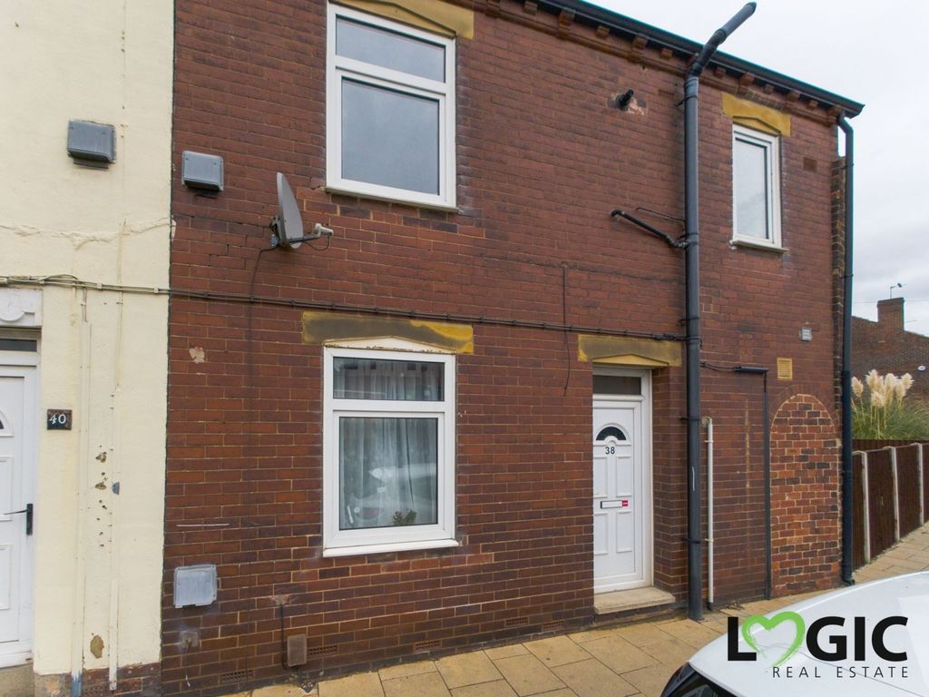 3 bed terraced house for sale in Wood Street, Castleford, West