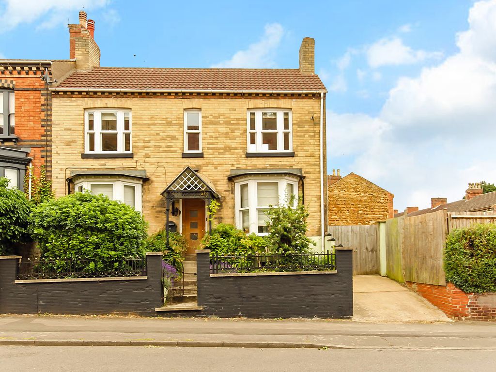 3 bed end terrace house for sale in Ranelagh Road, Wellingborough NN8