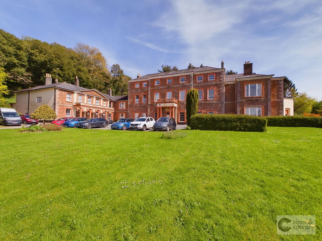 2 bed flat for sale in Newton Abbot TQ12, £140,000 Zoopla
