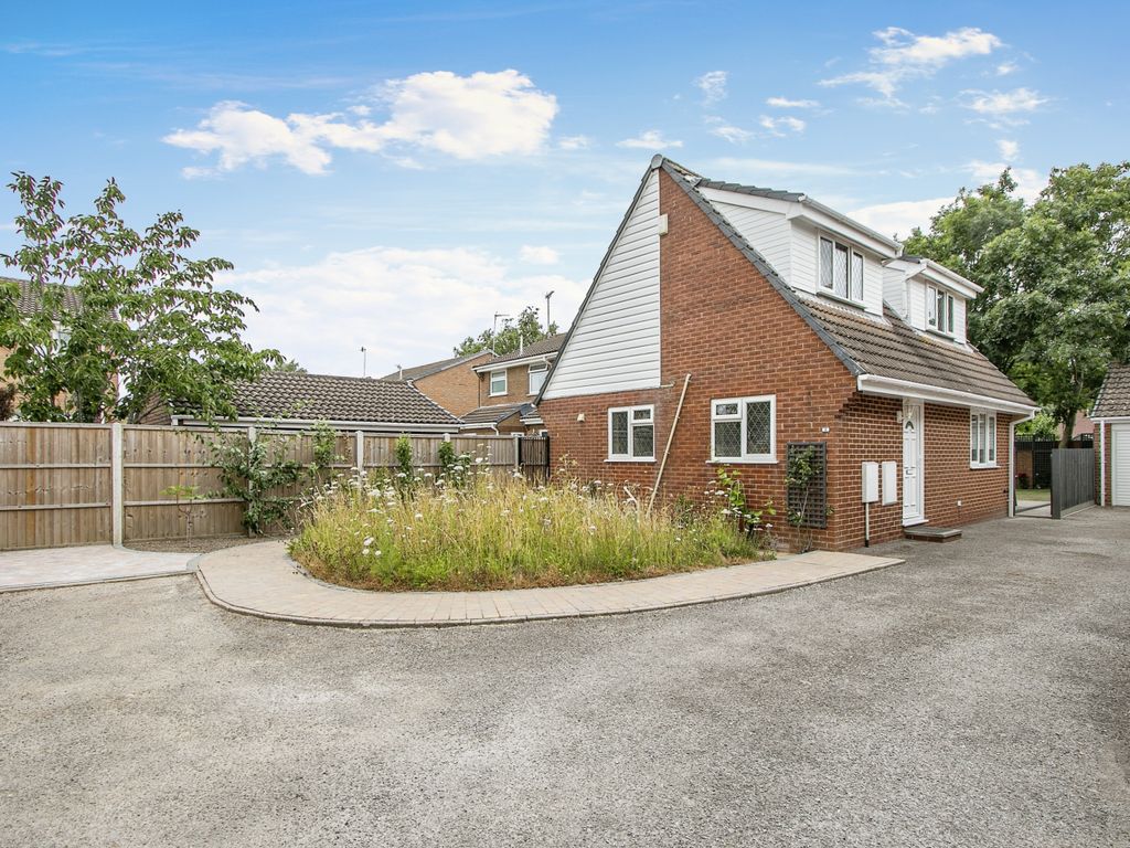 2 bed detached house for sale in Seatown Close, Canford Heath, Poole
