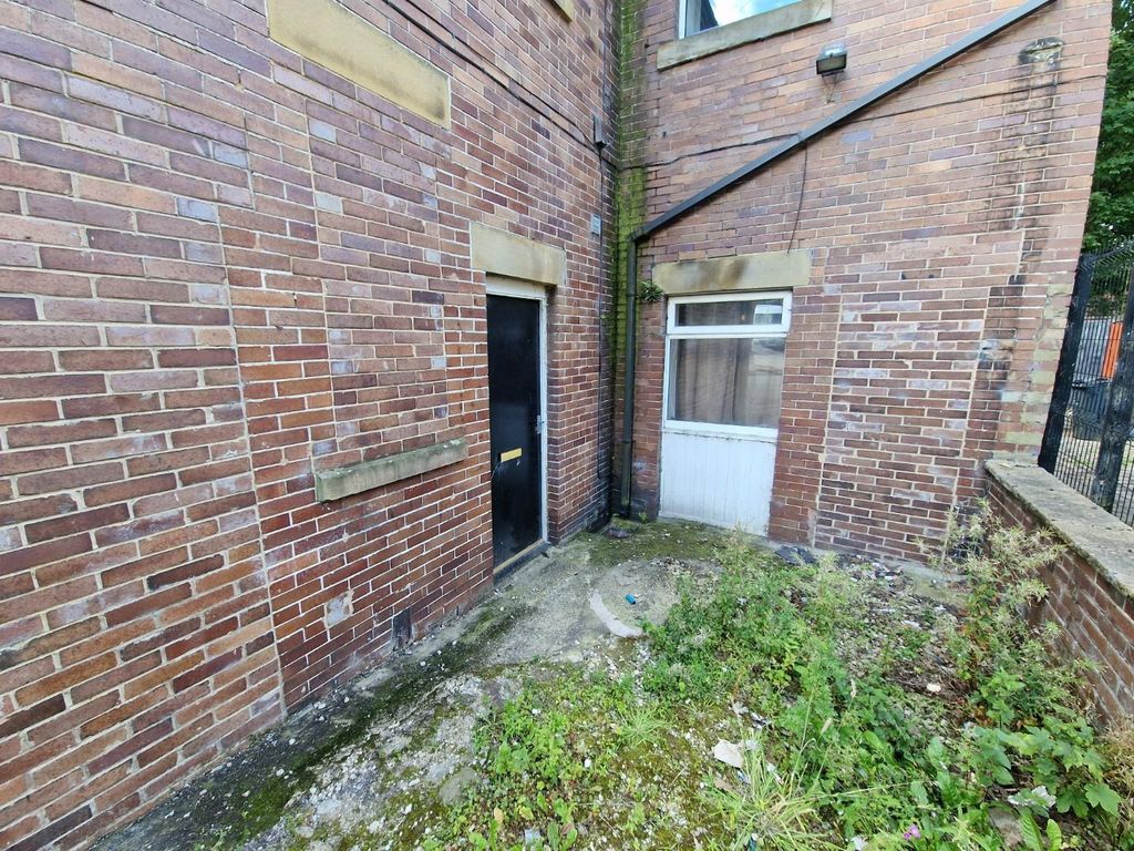 10c Moorcroft Street, Oldham OL8  