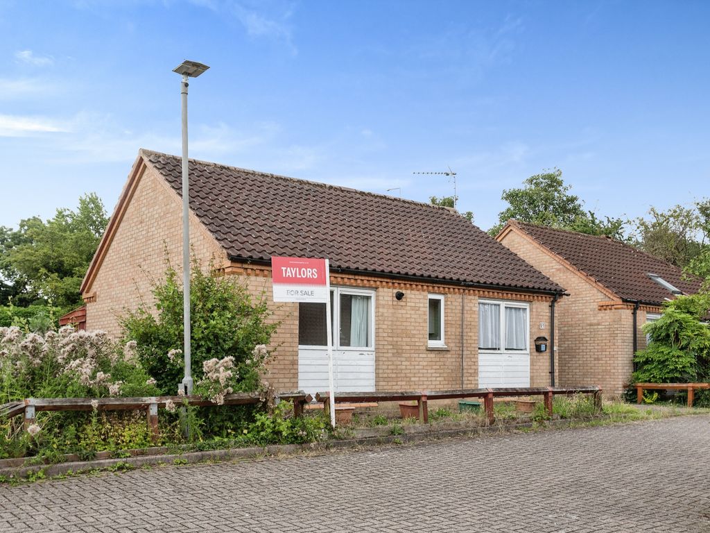 2 bed bungalow for sale in Blackmoor Gate, Furzton, Milton Keynes