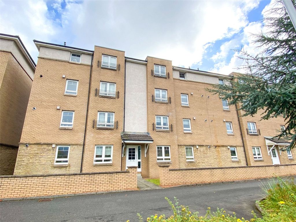 2 bed flat to rent in Whitelaw Gardens, Glasgow G64, £995
