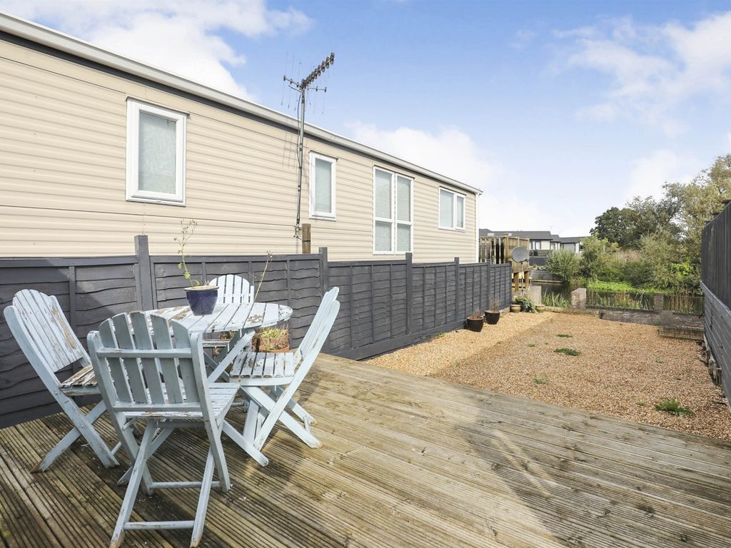 2 bed mobile/park home for sale in Binton Road, Welford On Avon