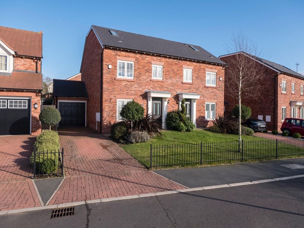 4 bed semidetached house for sale in The Close, High Street, Tarporley