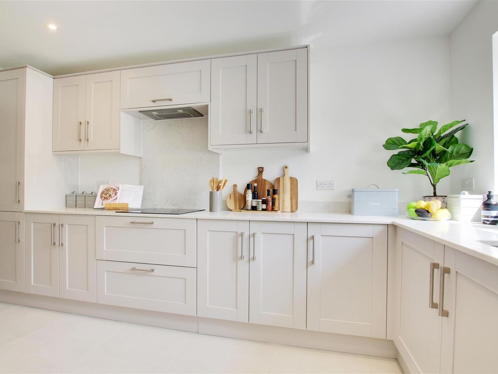 New home, 3 bed semidetached house for sale in Oakview Gardens