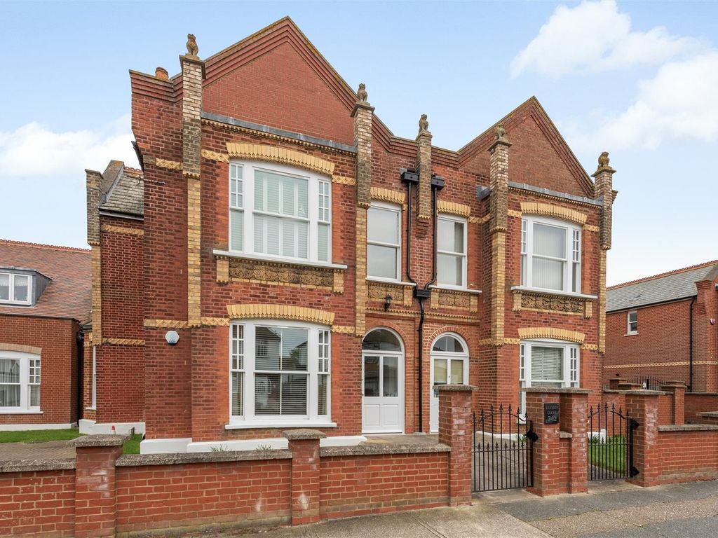 2 bed flat for sale in Leander Court, Graystone Road, Tankerton