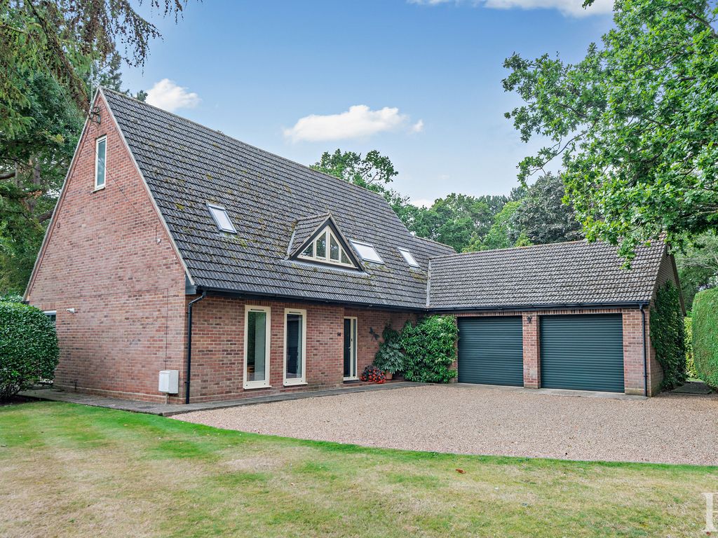 5 bed detached house for sale in Happisburgh Road, North Walsham NR28