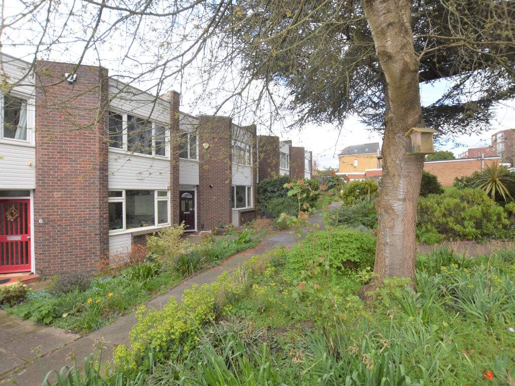 4 bed terraced house to rent in Arbor Close, Beckenham BR3 Zoopla