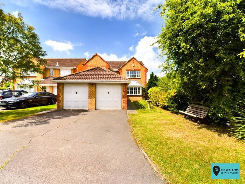 4 bed detached house for sale in Hayward Close, Abbeymead, Gloucester