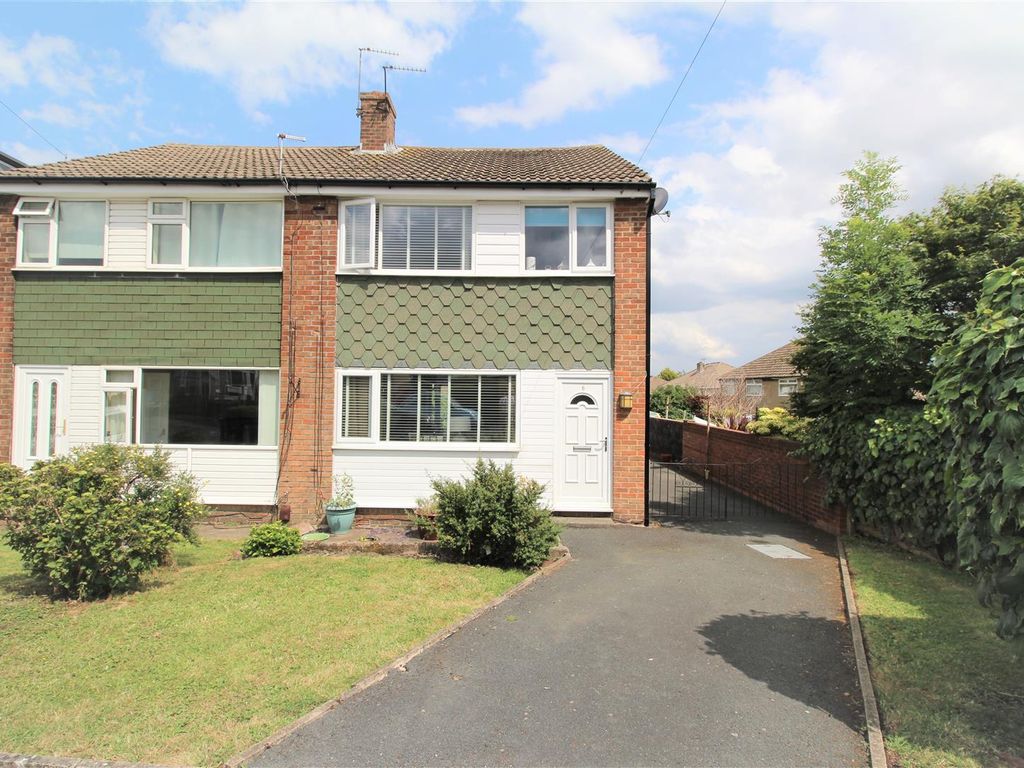 3 bed semidetached house for sale in High Fernley Court, Wyke