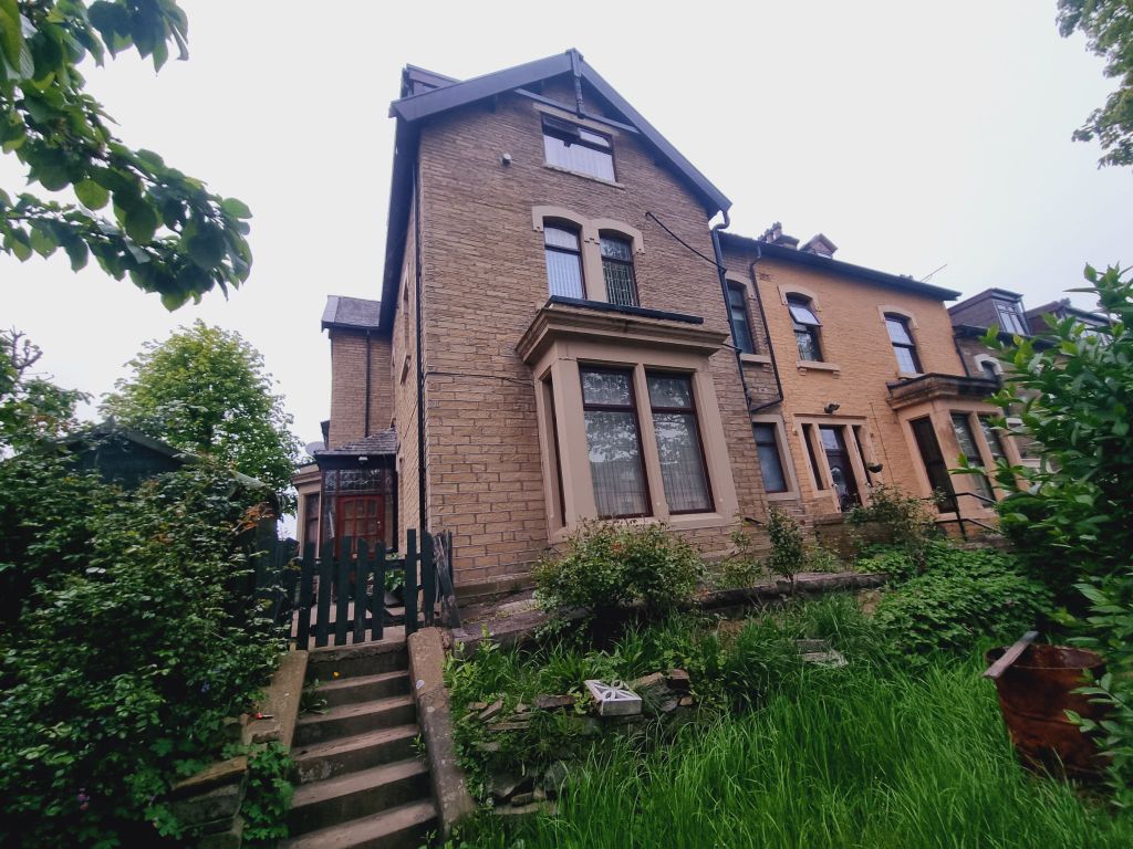 6 bed terraced house to rent in Cecil Avenue, Great Horton, Bradford BD7 Zoopla