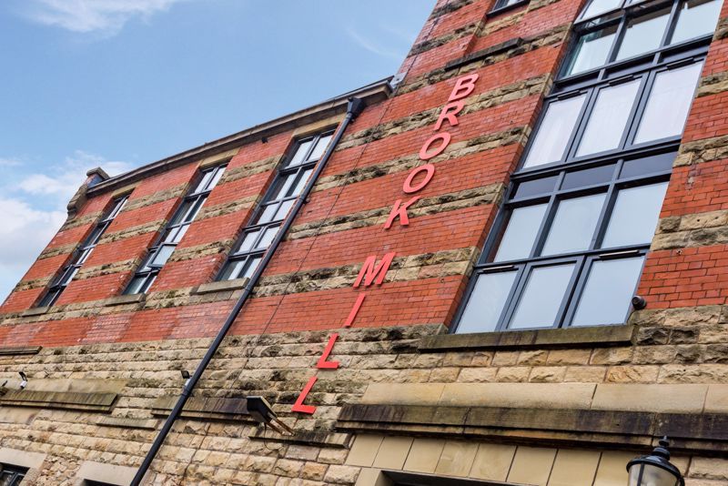 2 bed flat to rent in Third Floor Duplex Apartment, Brook Mill