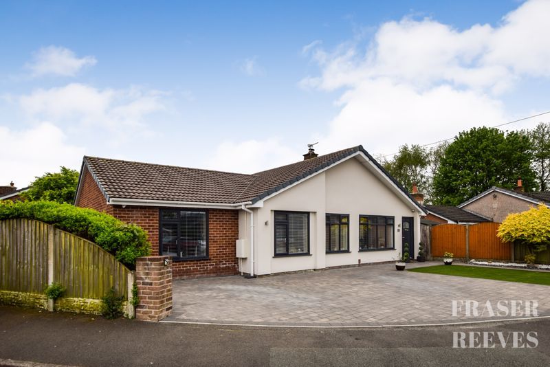 3 bed bungalow for sale in Oakfield Avenue, Golborne, Warrington WA3, £