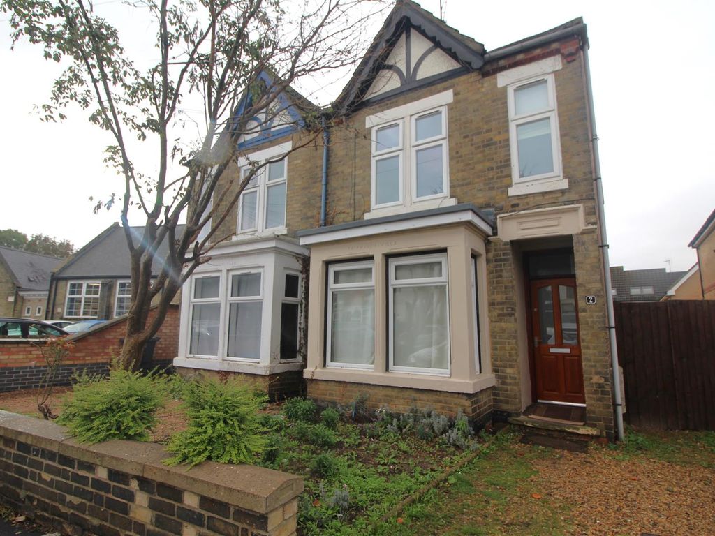 3 bed semidetached house for sale in Queens Drive West, Peterborough