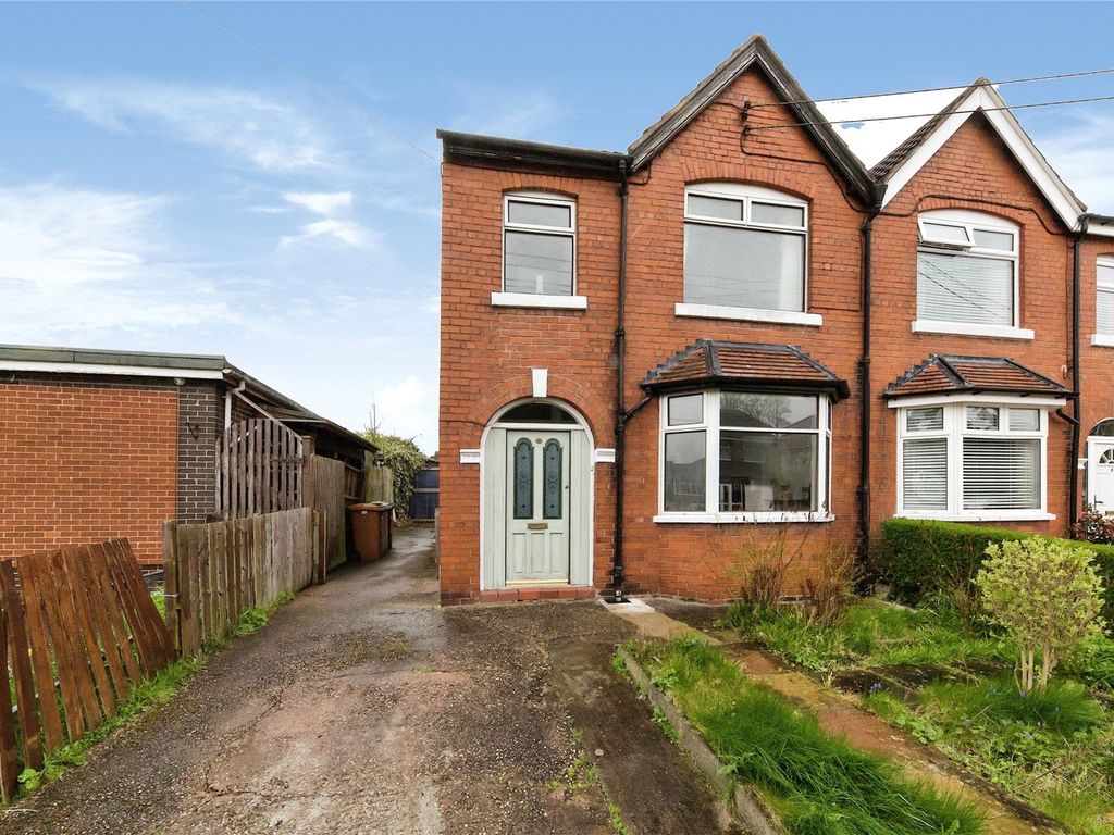 3 bed semidetached house for sale in Waterloo Road, Haslington, Crewe