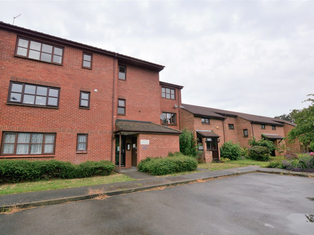 1 bed flat to rent in Verona Close, Uxbridge UB8 Zoopla