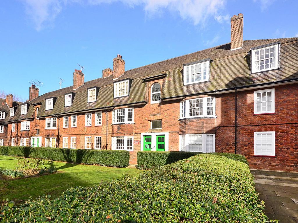 2 bed flat to rent in Murdoch House, Canada Water, London SE16, £2,400