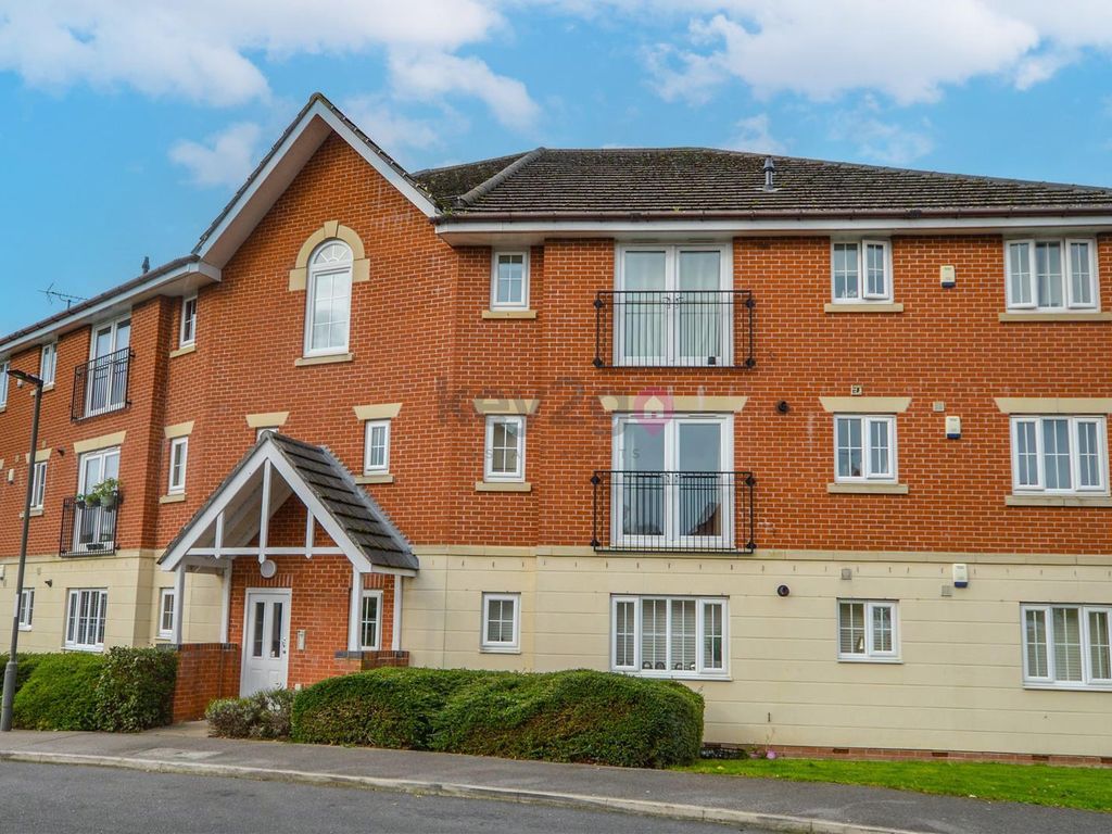 2 bed flat for sale in Kyle Close, Renishaw, Sheffield S21, £120,000