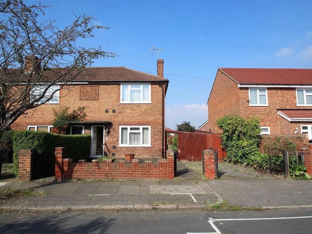 2 bed end terrace house for sale in Northumberland Crescent, Feltham