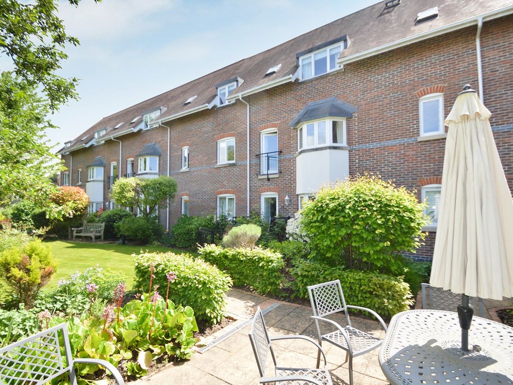 2 bed property for sale in Bridge Street, WaltonOnThames KT12 Zoopla