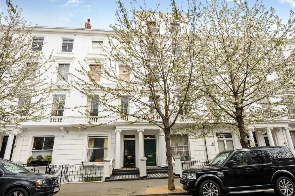 2 bed flat for sale in Brunswick Gardens, London W8,, £900,000 Zoopla