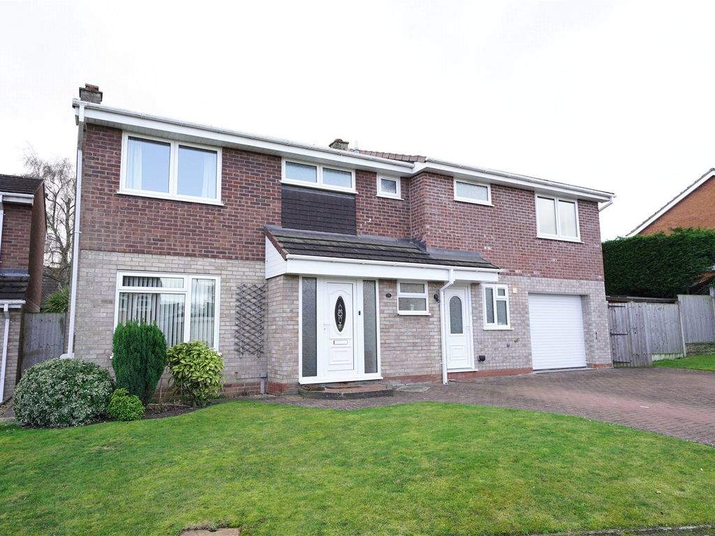 4 bed detached house for sale in River Gardens, Shawbury, Shrewsbury