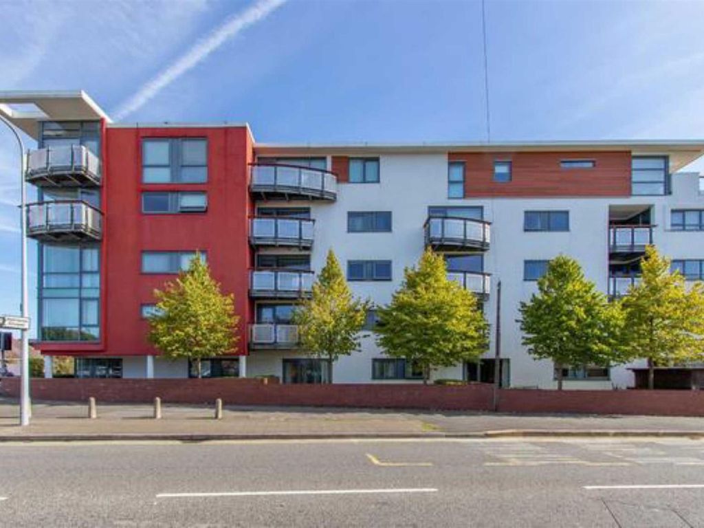 2 bed flat to rent in Pantbach Road, Rhiwbina, Cardiff CF14, £1,150 pcm