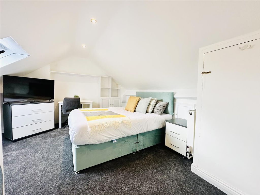 Room to rent in Highfield Road, Dunkirk, Nottingham NG7, £500 pcm Zoopla