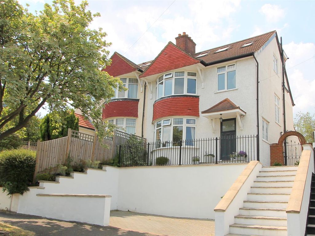 4 bed semidetached house for sale in Banstead Road, Carshalton SM5