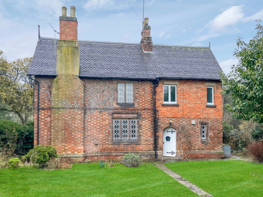 3 bed semidetached house for sale in Castle Court, Elvaston, Thulston