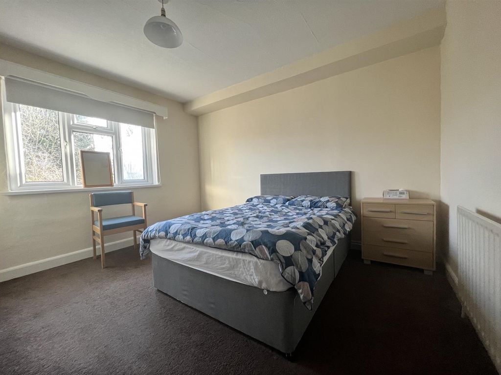 1 bed property to rent in Chelwood Crescent, Moortown, Leeds LS8 Zoopla