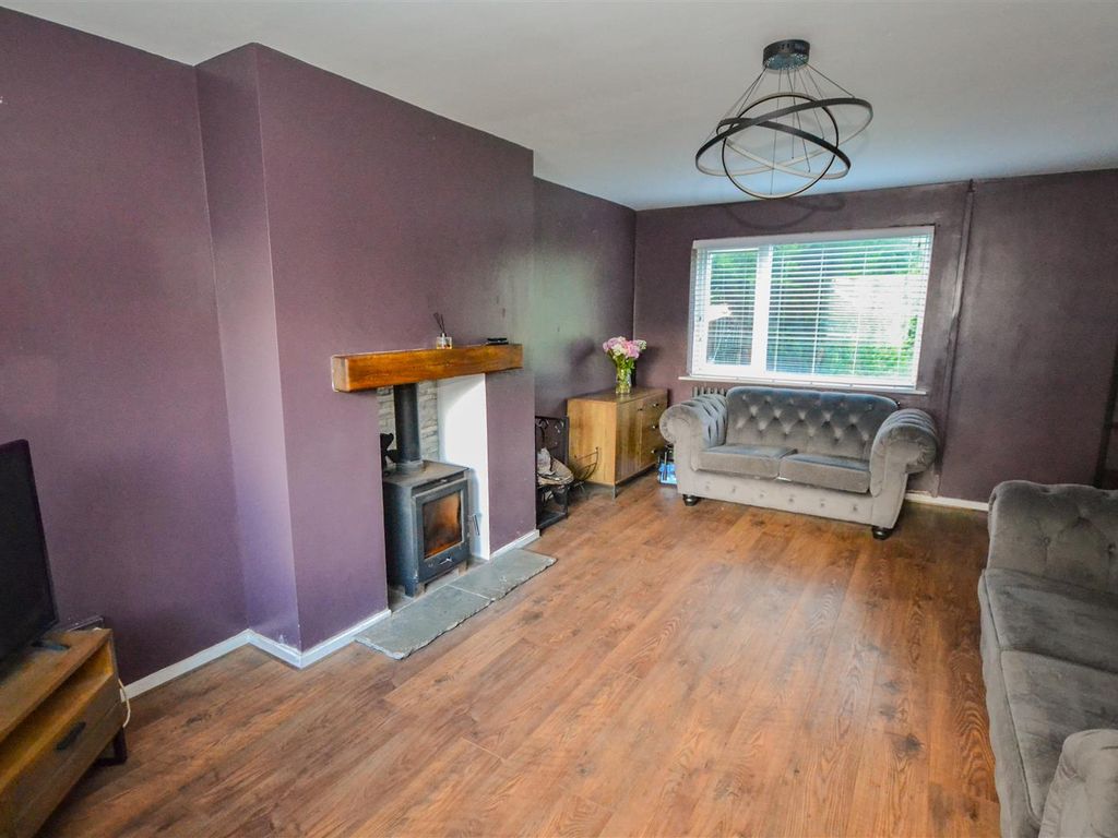4 bed end terrace house for sale in Queens Road, Loftus, SaltburnBy