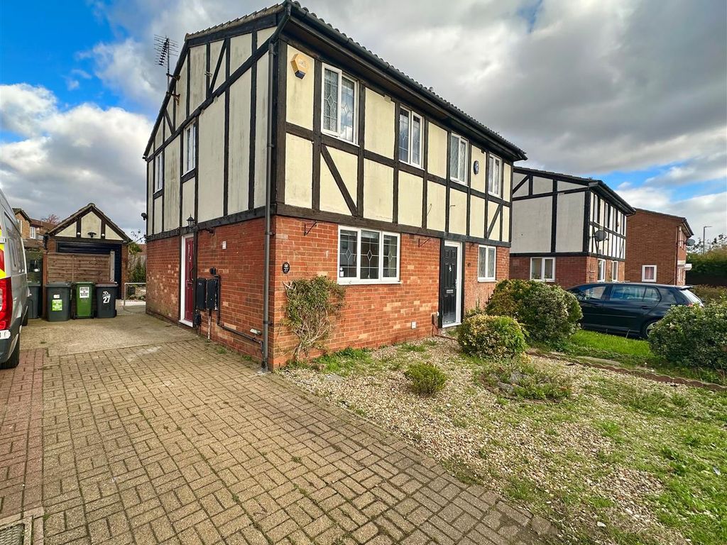 2 bed semidetached house to rent in Hedley Rise, Luton LU2, £1,275 pcm