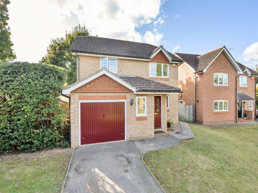 3 bed detached house for sale in Spring Shaw Road, Orpington BR5, £
