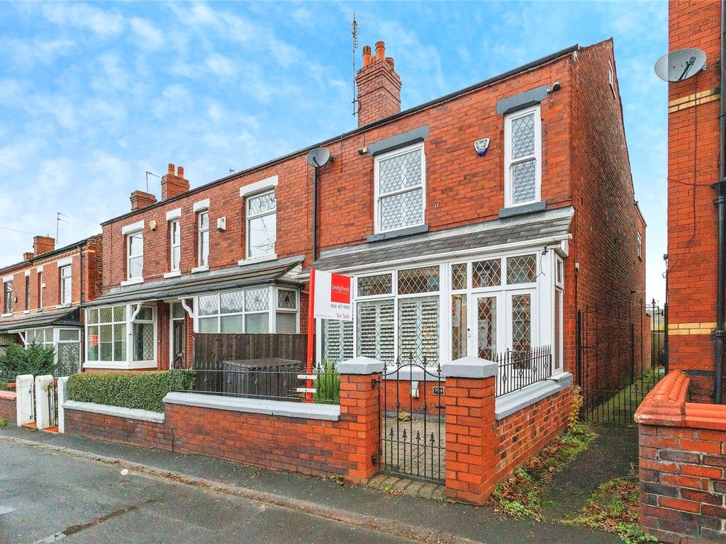 3 bed end terrace house for sale in Stockport Road West, Bredbury