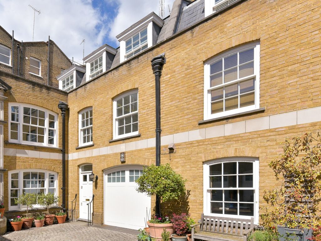 5 bed mews house for sale in Beverston Mews, Marylebone, London W1H