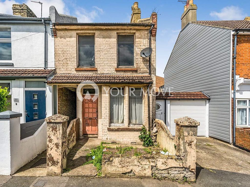 3 bed end terrace house for sale in Beresford Road, Gillingham, Kent