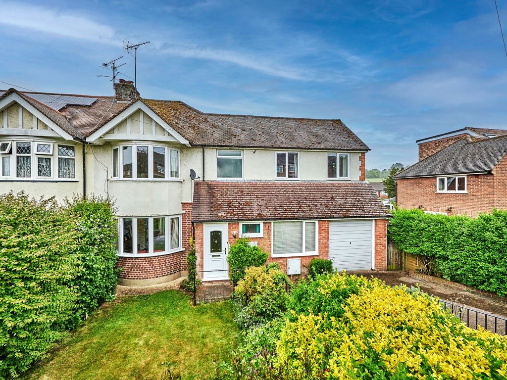 4 bed semidetached house for sale in London Road, Markyate, St. Albans
