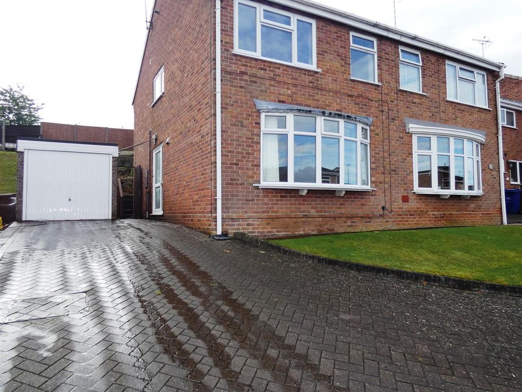 3 bed semidetached house to rent in Field Rise, Horninglow, BurtonOn