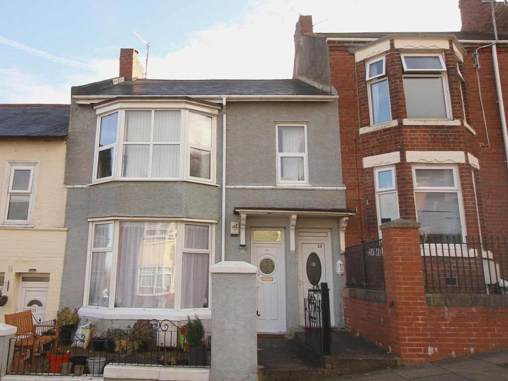 2 bed flat for sale in Howard Street, Gateshead NE8, £65,000 Zoopla