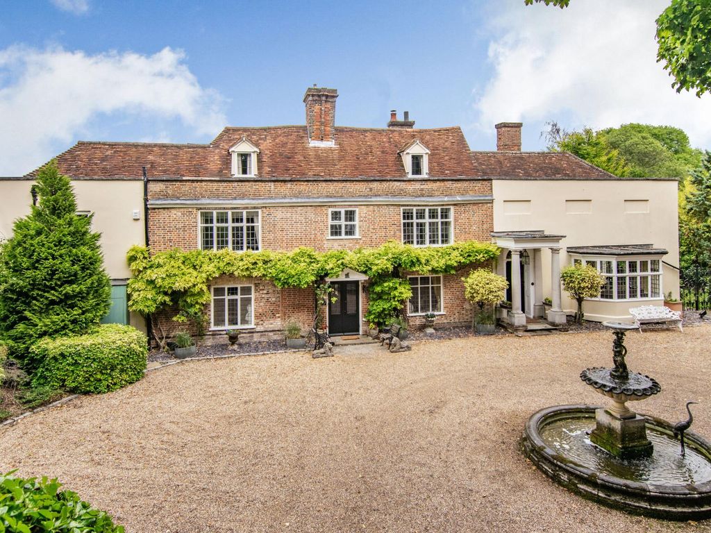 6 bed detached house for sale in Aylesbury Road, Wendover, Aylesbury