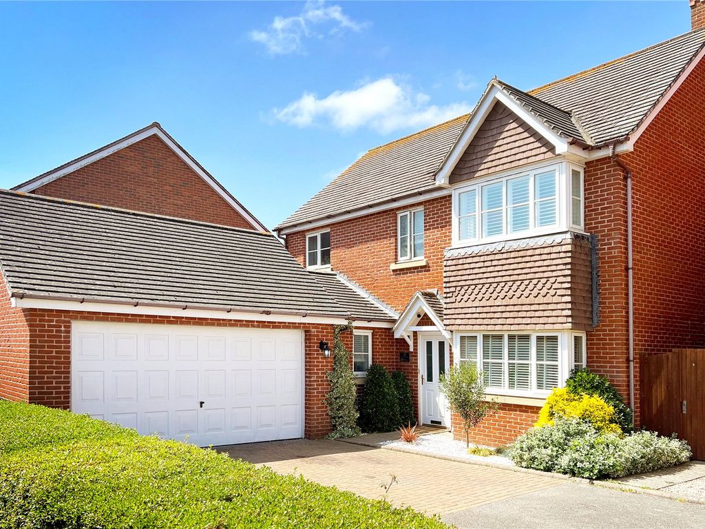 4 bed detached house for sale in Ashmore Avenue, Angmering, West Sussex