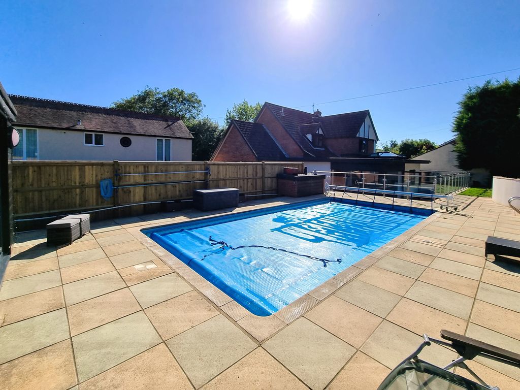 5 bed detached house for sale in Havant Road, Drayton, Portsmouth PO6