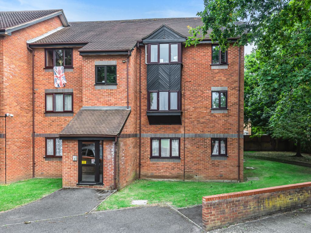 1 bed flat for sale in Willenhall Drive, Hayes, London UB3 Zoopla