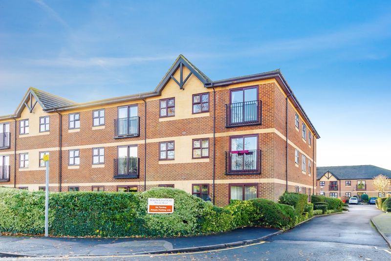 1 bed flat for sale in Magnolia Court, Horley RH6, £100,000 Zoopla